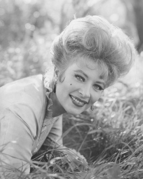 Amanda Blake