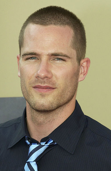 Luke MacFarlane