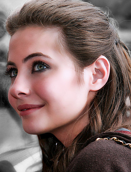 Willa Holland